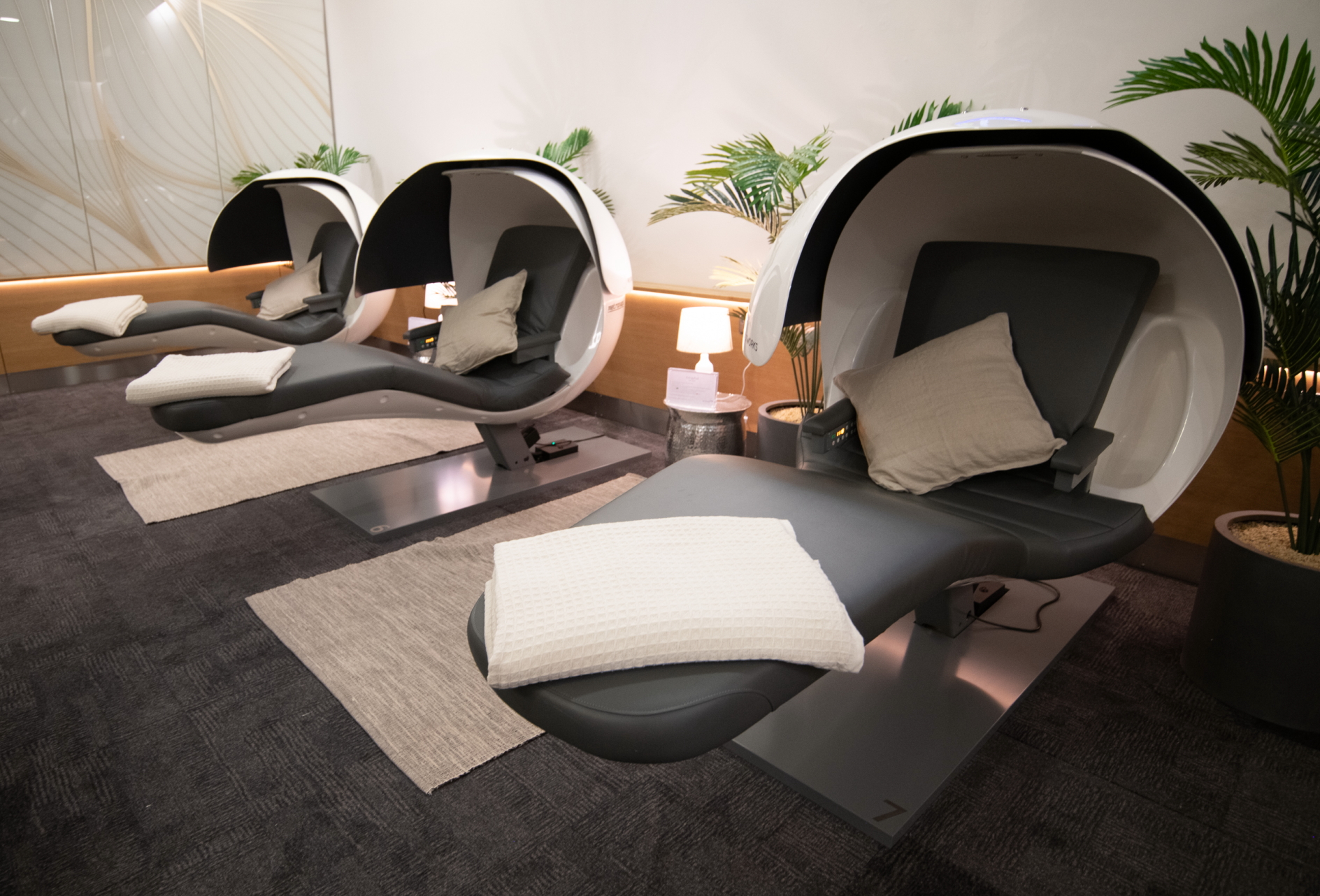 British Airways has expanded its First Lounge at London Heathrow with a ‘Forty Winks’ nap lounge featuring EnergyPods. Introduced in partnership with Restworks, the EnergyPods allow customers in need of some pre-flight shuteye to power nap.. Click to enlarge.