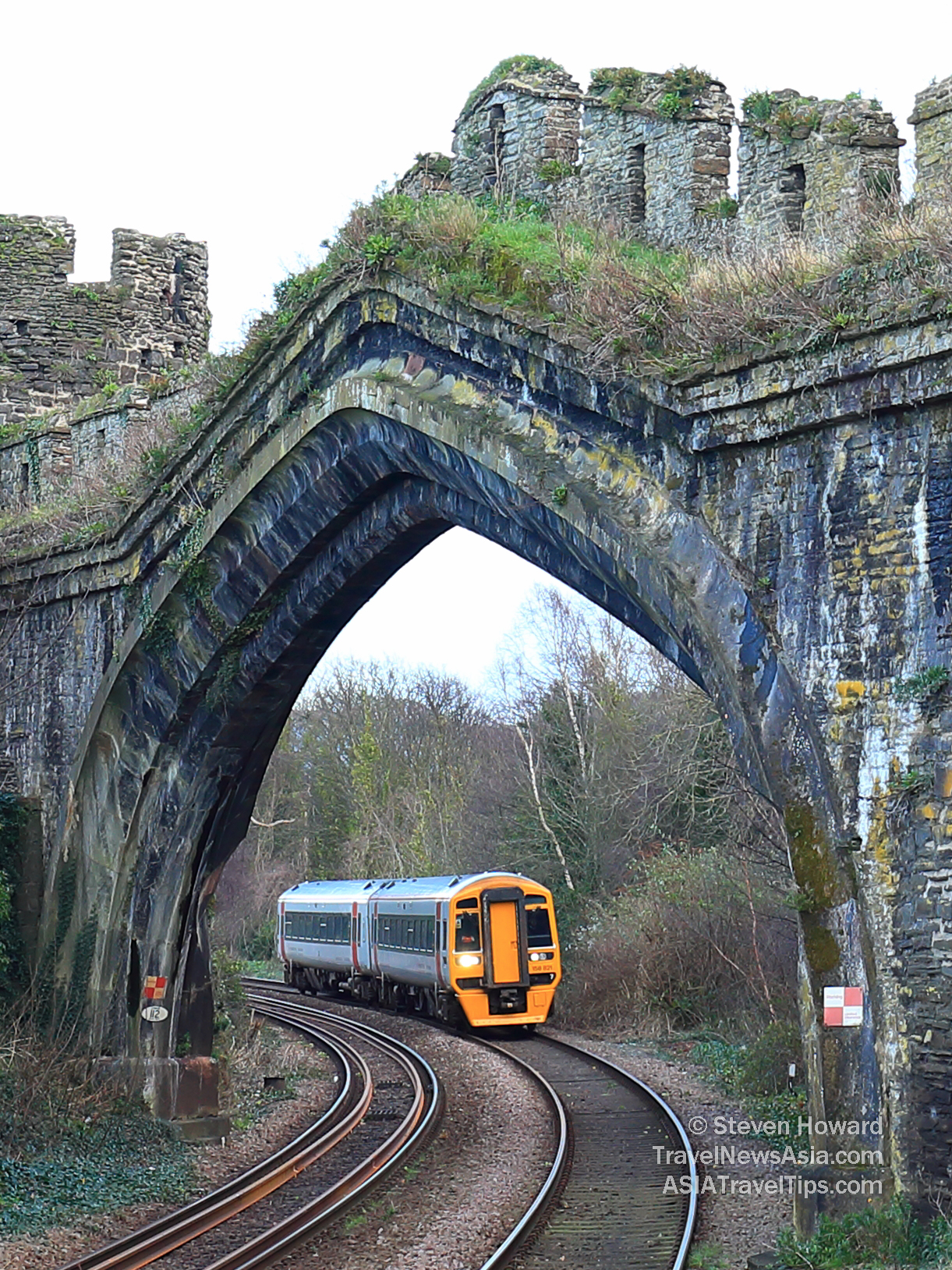 Train in Conwy, North Wales. Picture by Steven Howard of TravelNewsAsia.com Click to enlarge.