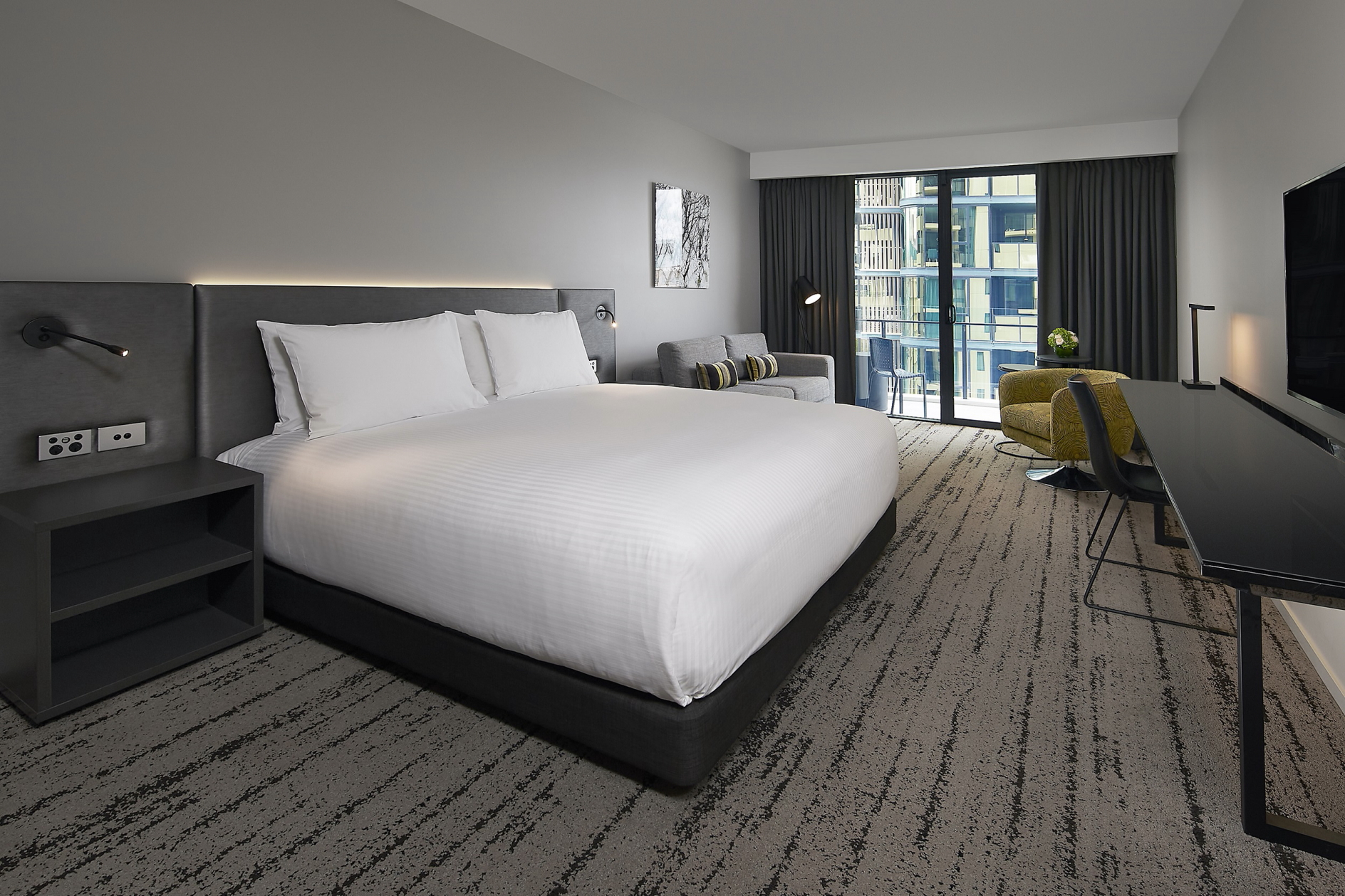 Premier River View Room at Courtyard by Marriott Brisbane. Click to enlarge.