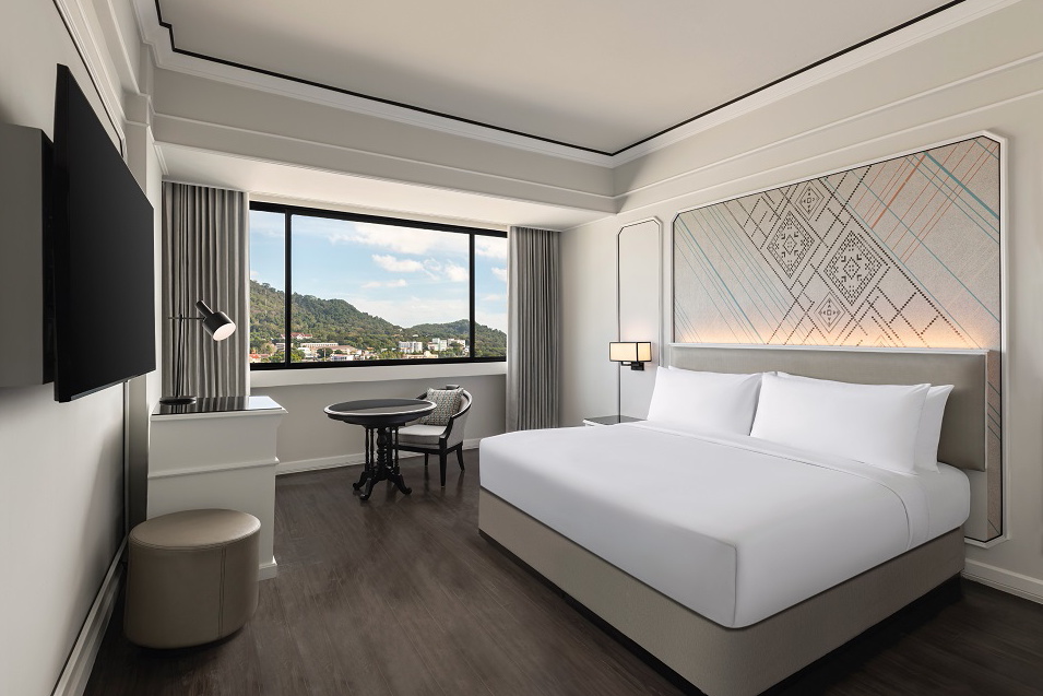 Deluxe King Room at the Courtyard by Marriott Phuket Town in Thailand. Click to enlarge.