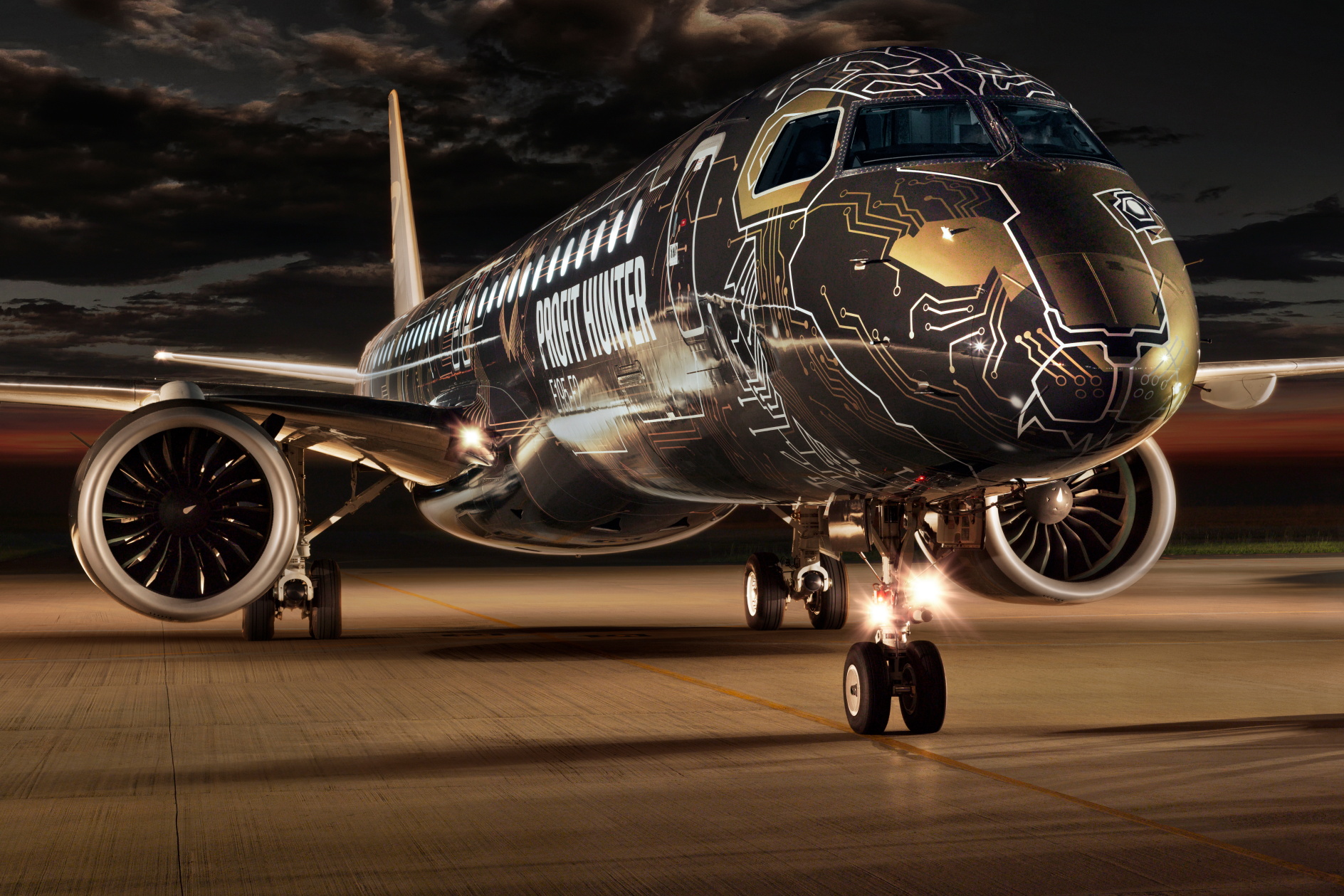 Embraer is showcasing an E195-E2 in a stunning TechLion livery at the inaugural Selangor Aviation Show. Click to enlarge.