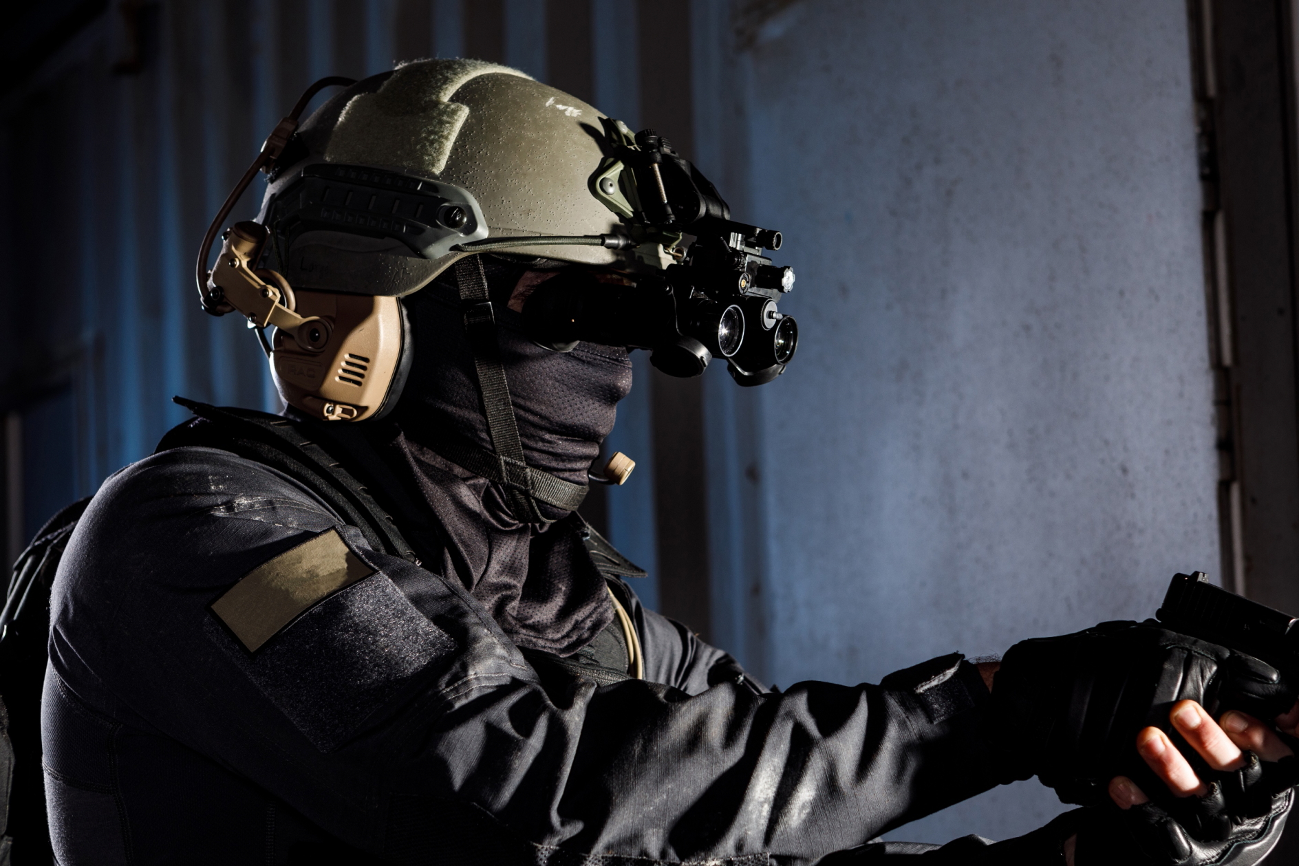 The XACT nv33 NVG from Elbit Systems will better equip the Special Forces and Special Operation Units of the German Federal Police (Bundespolizei) as they face new threats and complex scenarios from organized crime and international terrorism. Click to enlarge.