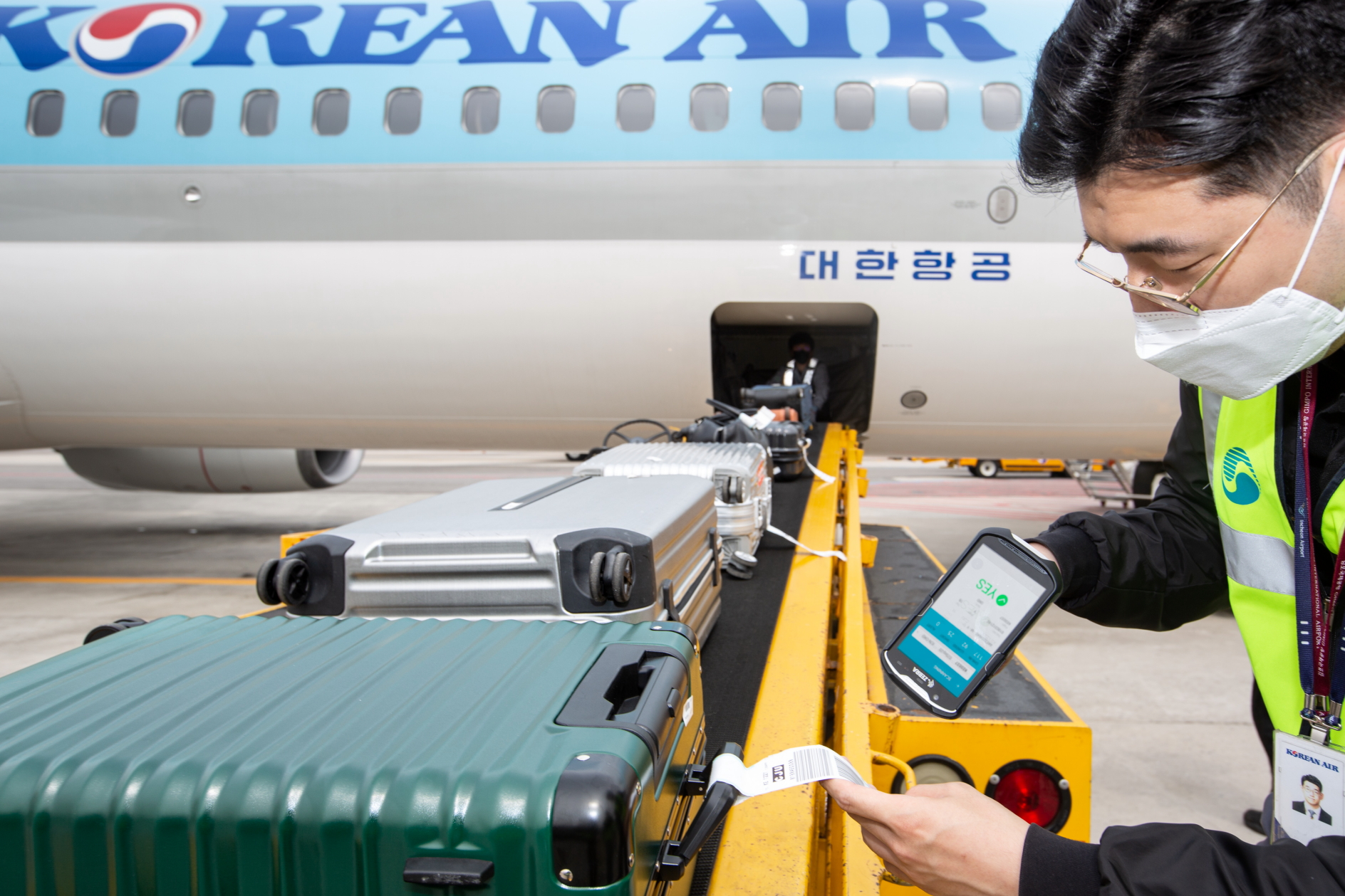 Korean Air will expand its baggage notification service to all international and domestic flights, starting 1 May 2021. Click to enlarge.