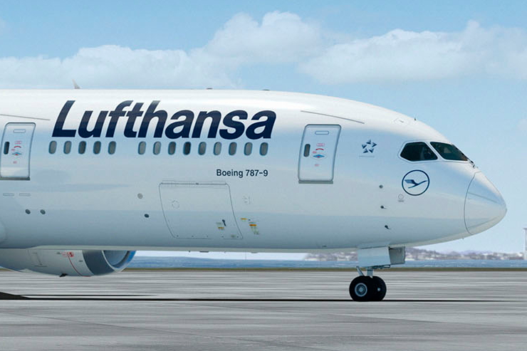 Lufthansa Boeing 787-9 Dreamliner Click to enlarge.