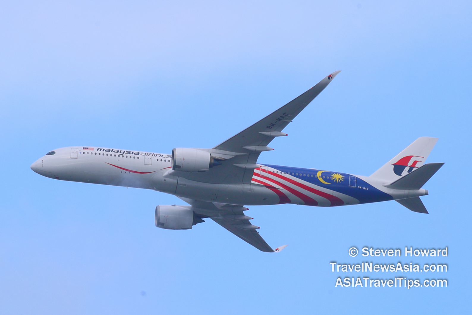 Malaysia Airlines Airbus A350-900 reg: 9M-MAC. Picture by Steven Howard of TravelNewsAsia.com Click to enlarge.