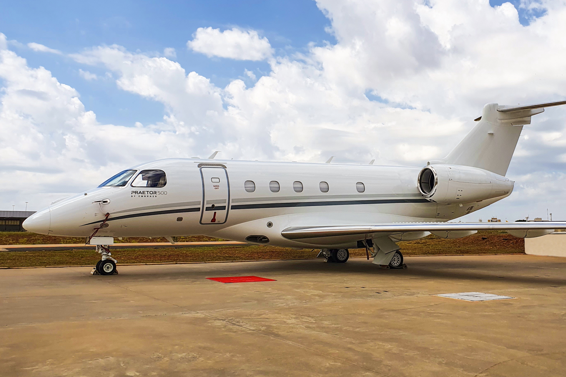 Embraer has completed the first conversion of a Legacy 450 to a Praetor 500 jet in Brazil. The conversion was performed at Embraer’s Service Center in Sorocaba, Brazil. Click to enlarge.