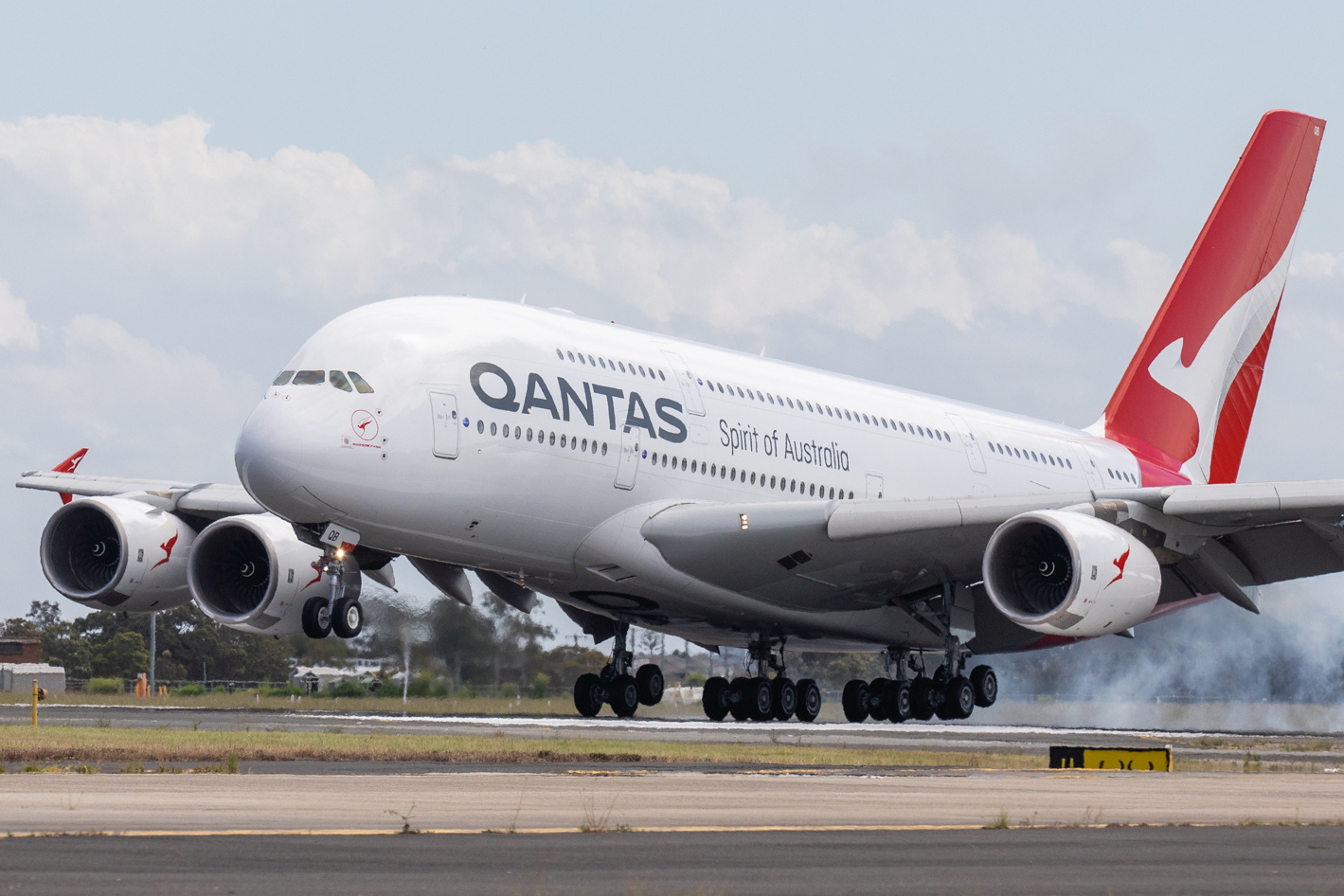 Qantas Airbus A380 reg: VH-OQB. Click to enlarge.