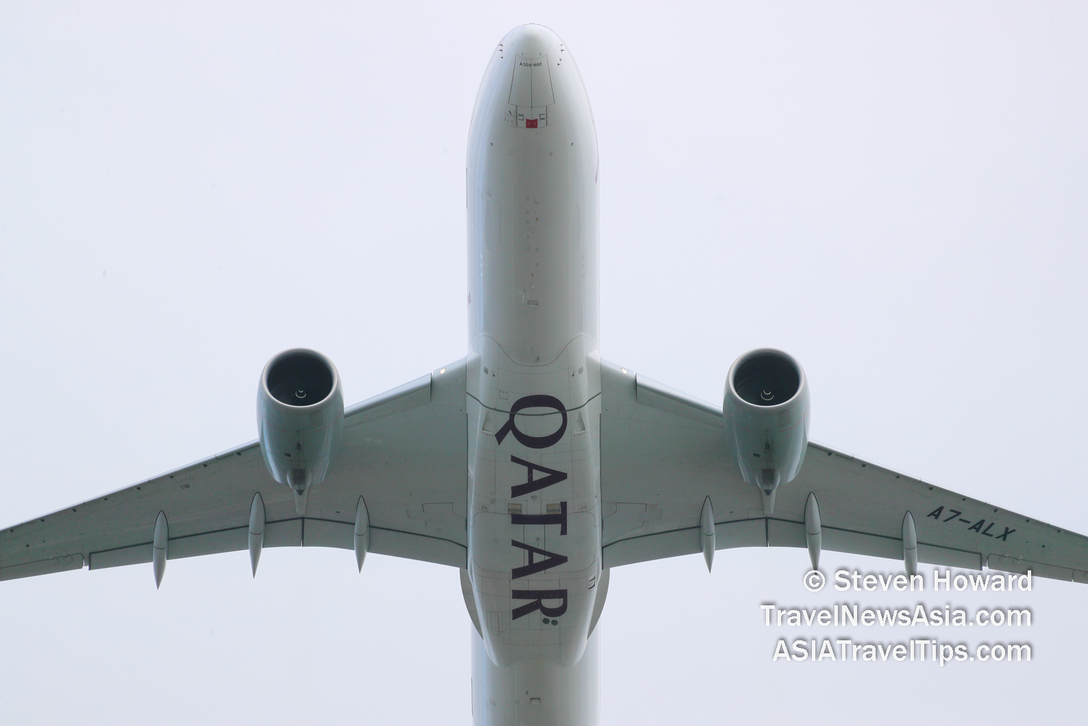 Qatar Airways Airbus A350-900 reg: A7-ALX. Picture by Steven Howard of TravelNewsAsia.com Click to enlarge.
