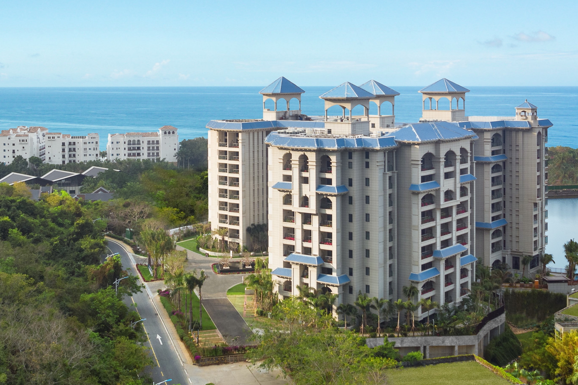 Onyx Hospitality has expanded its portfolio of hotels in China, with the opening of the 285-key Shama Yalong Bay Sanya, the group's first Shama resort. Click to enlarge.