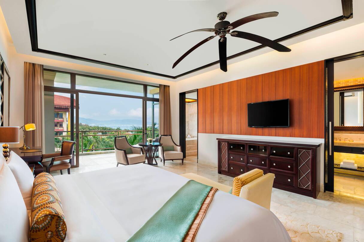 Room at St. Regis Sanya Yalong Bay Resort. Click to enlarge.