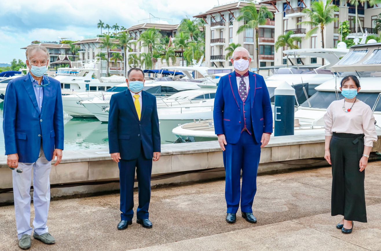 From left: Gulu Lalvani, Chairman of Royal Phuket Marina; Narong Wun Siew, Governor of Phuket; David Hayes, CEO of organisers JAND Events; and Nanthasiri Ronnasiri, Director of the Tourism Authority of Thailand, Phuket Office. Click to enlarge.