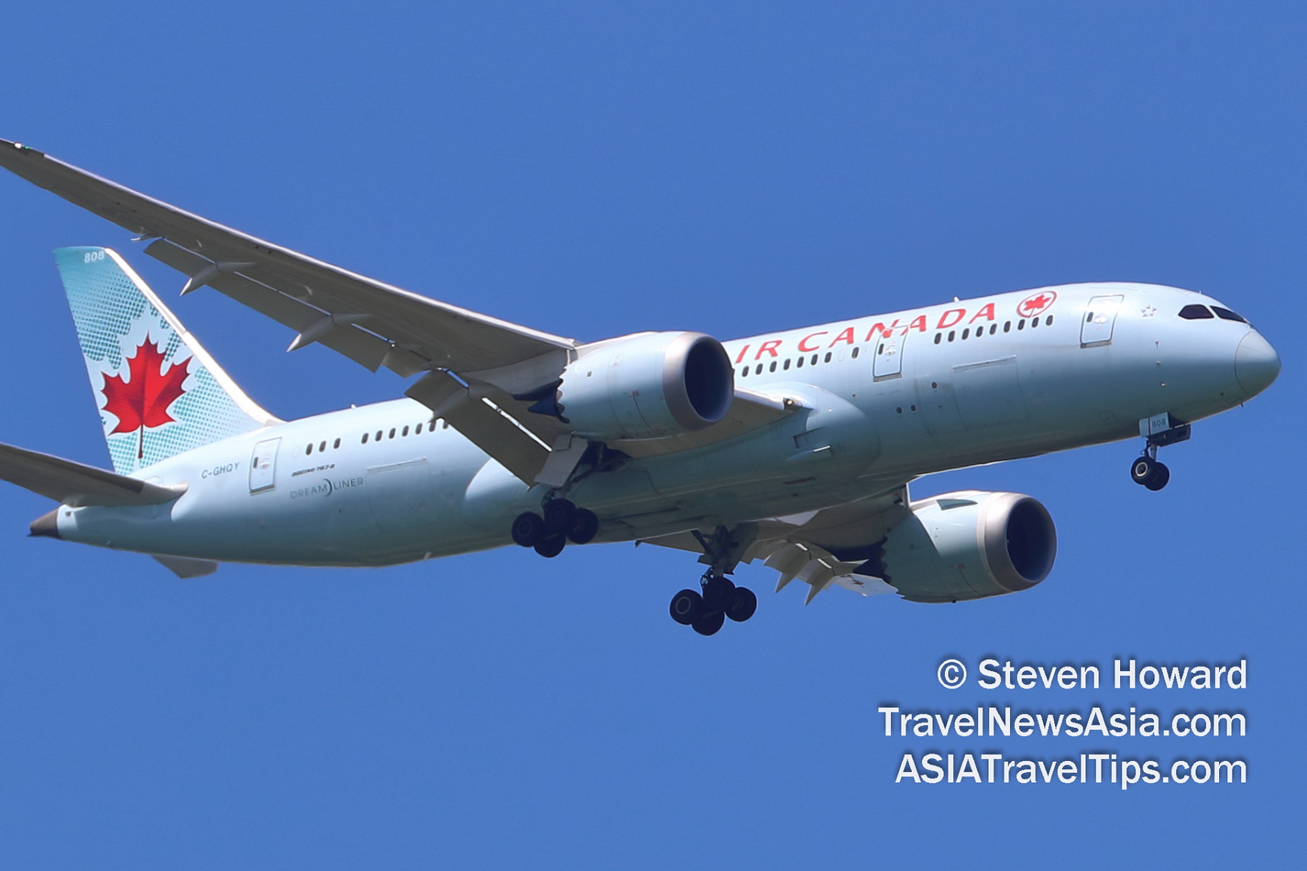 Air Canada Boeing 787-8 reg: C-GHQY. Picture by Steven Howard of TravelNewsAsia.com Click to enlarge.