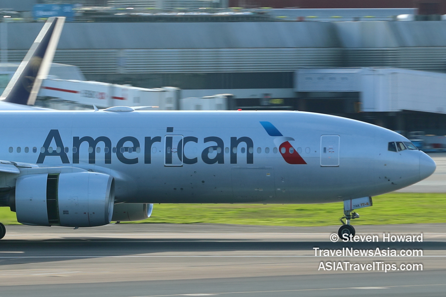 American Airlines B777 reg: N779AN. Picture by Steven Howard of TravelNewsAsia.com Click to enlarge.