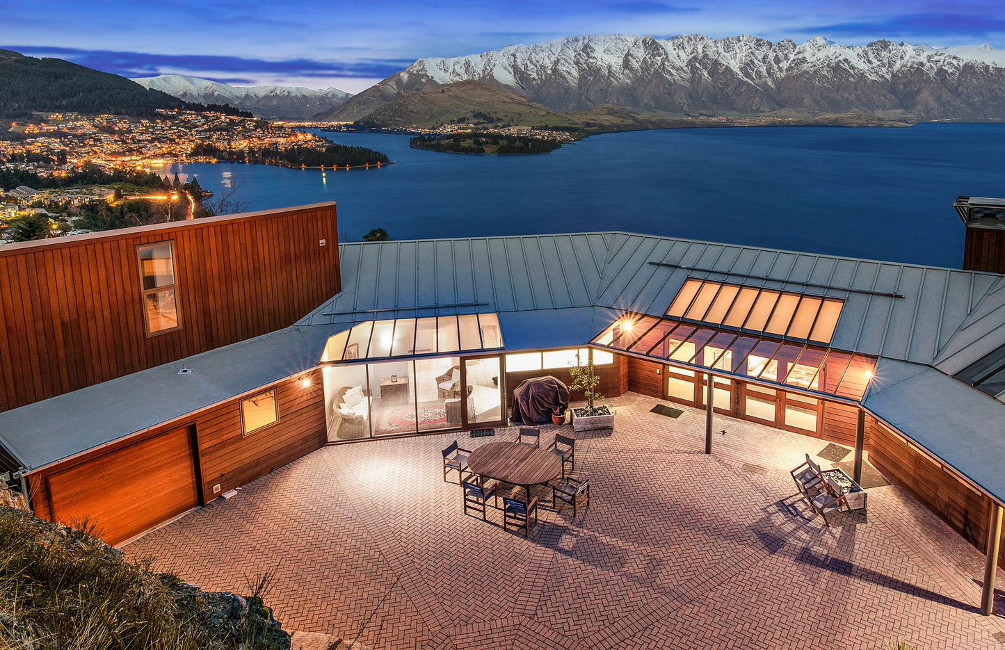 Stunning home in Queenstown, New Zealand. Click to enlarge.