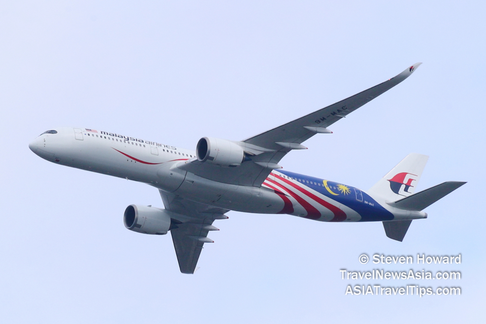 Malaysia Airlines A350-900 reg: 9M-MAC.  Photo par Steven Howard de TravelNewsAsia.com Cliquez pour agrandir.