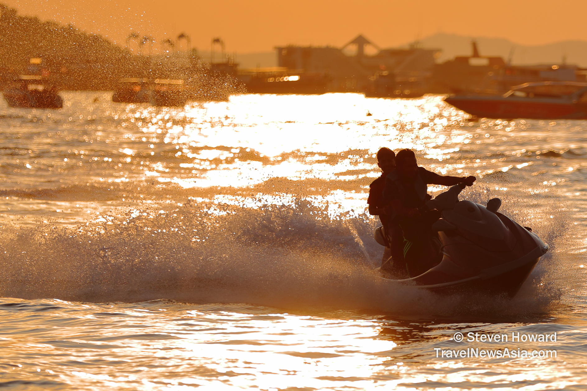 Jetski fun in Pattaya, Thailand. Picture by Steven Howard of TravelNewsAsia.com Click to enlarge.