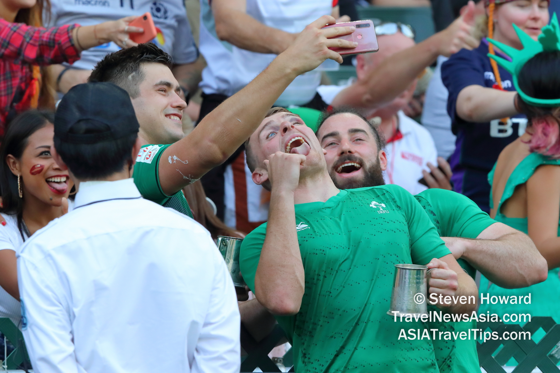 Ireland players having fun with fans at the HK7s in 2019. Picture by Steven Howard of TravelNewsAsia.com Click to enlarge.