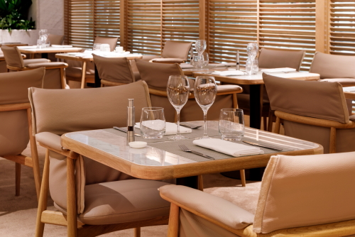 QantasFirstClassLoungeSINM