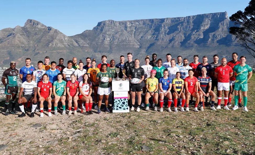 All 40 team captains in front of the majestic Table Mountain in Cape Town. Click to enlarge.