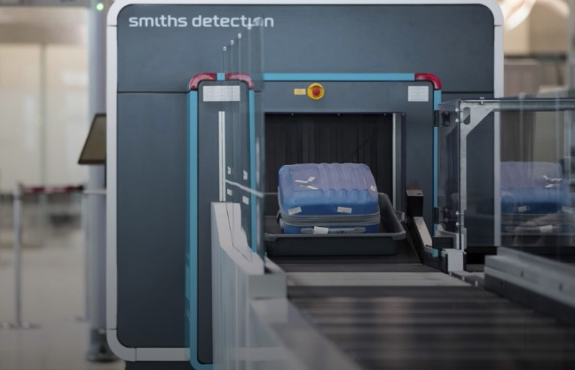 Smiths Detection HI-SCAN 6040 CTiX carry-on baggage screening system. Click to enlarge.