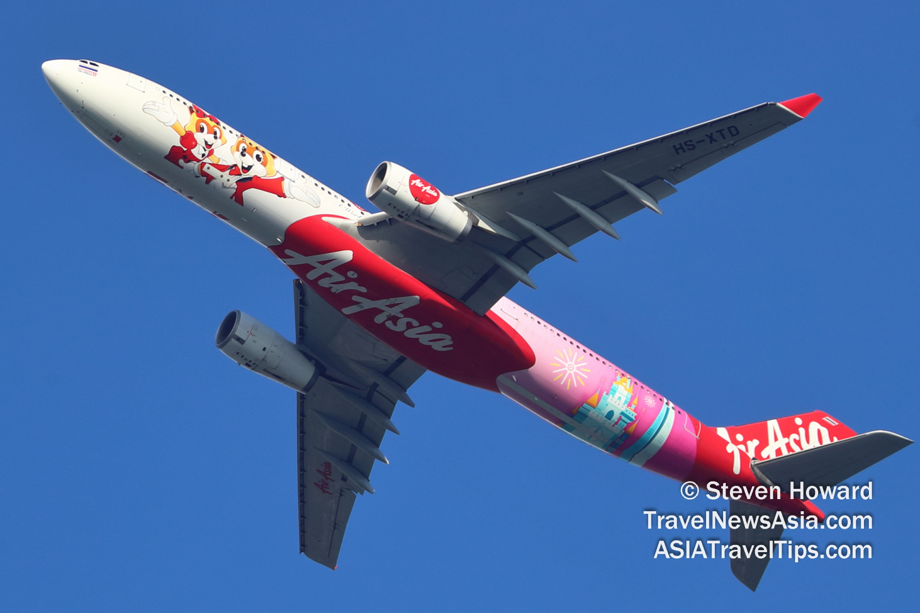 Thai AirAsia X A330 reg: HS-XTD. Picture by Steven Howard of TravelNewsAsia.com Click to enlarge.