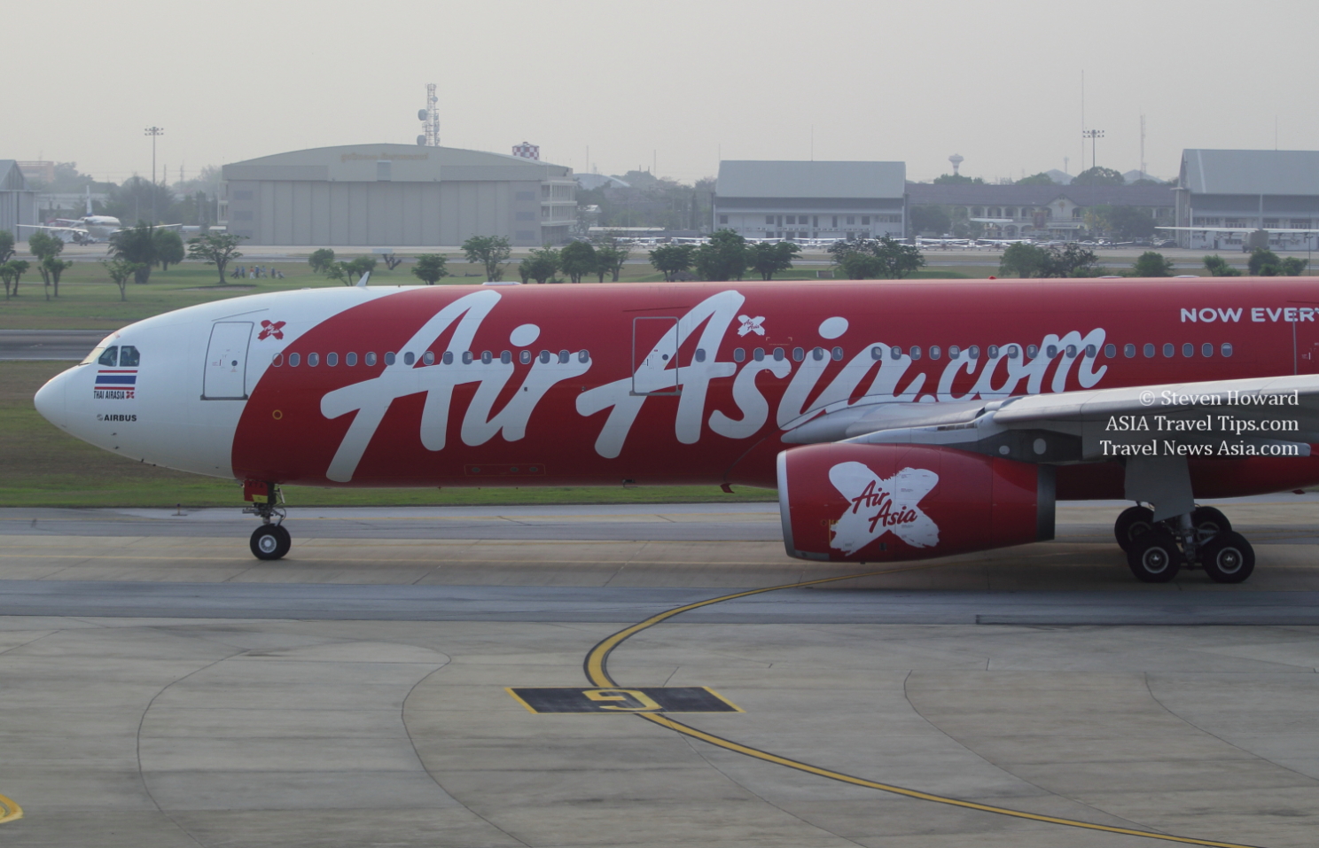 Thai AirAsia X A330 at DMK. Picture by Steven Howard of TravelNewsAsia.com Click to enlarge.