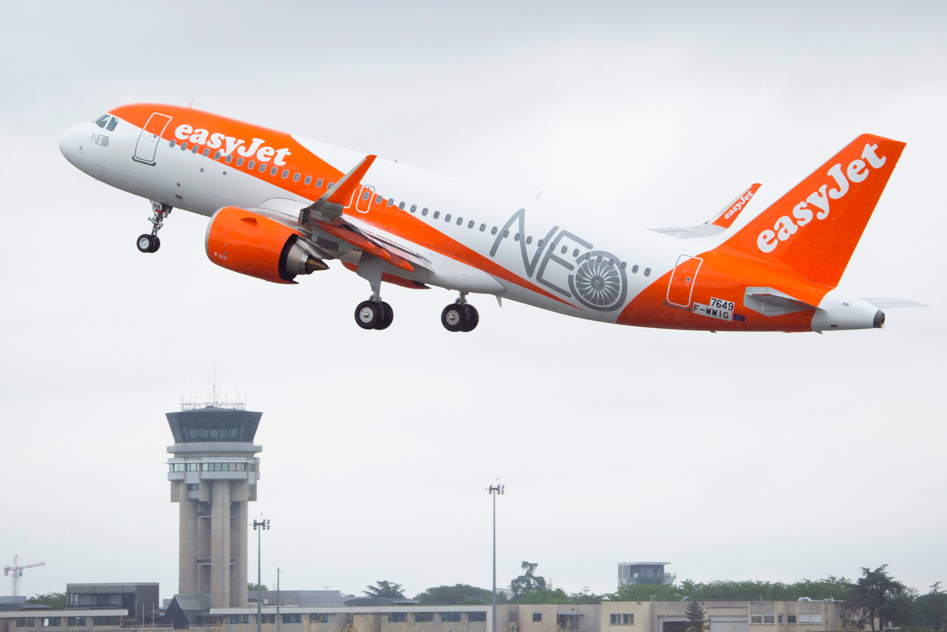 easyJet Airbus A320neo. Click to enlarge.