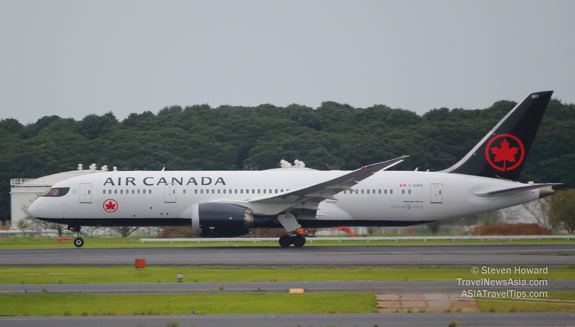 Air Canada Boeing 787-8. Picture by Steven Howard of TravelNewsAsia.com Click to enlarge.