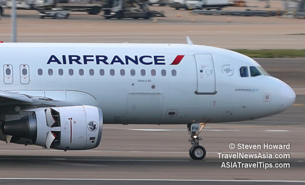 Air France A320 reg: F-HEPH. Picture by Steven Howard of TravelNewsAsia.com Click to enlarge.