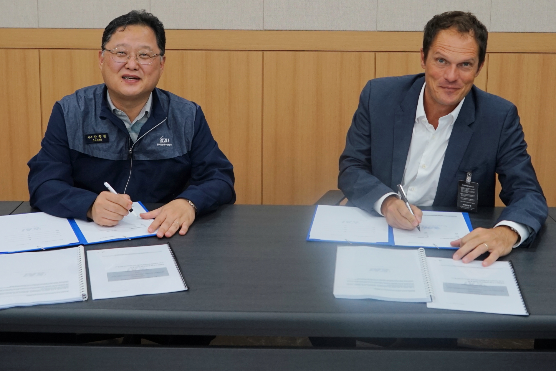 Airbus signs an agreement with Korea Aerospace Industries (KAI) to initiate the serial production phase of Light Armed Helicopters (LAH). Click to enlarge.