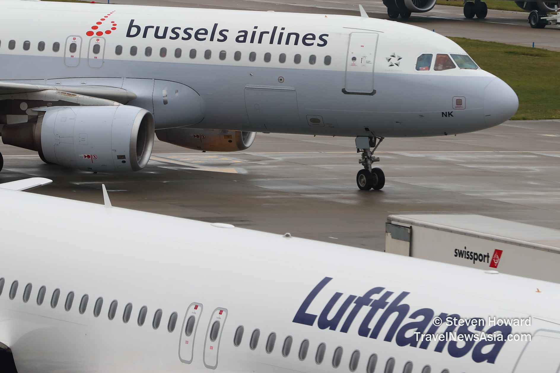 Brussels Airlines and Lufthansa aircraft. Picture by Steven Howard of TravelNewsAsia.com Click to enlarge.