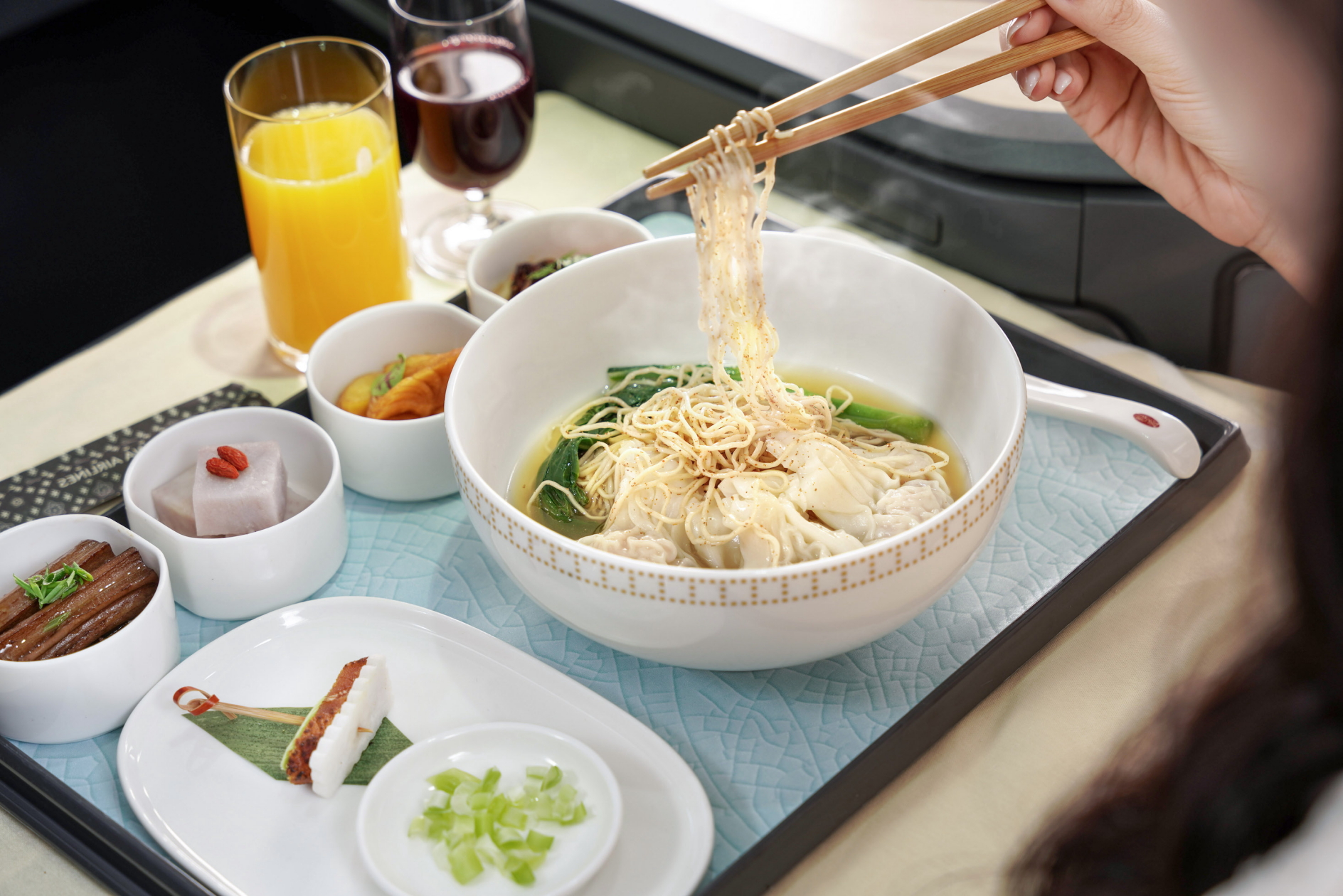 3-Star Michelin food will be served on all China Airlines' long-haul flights to Europe and North America. Click to enlarge.