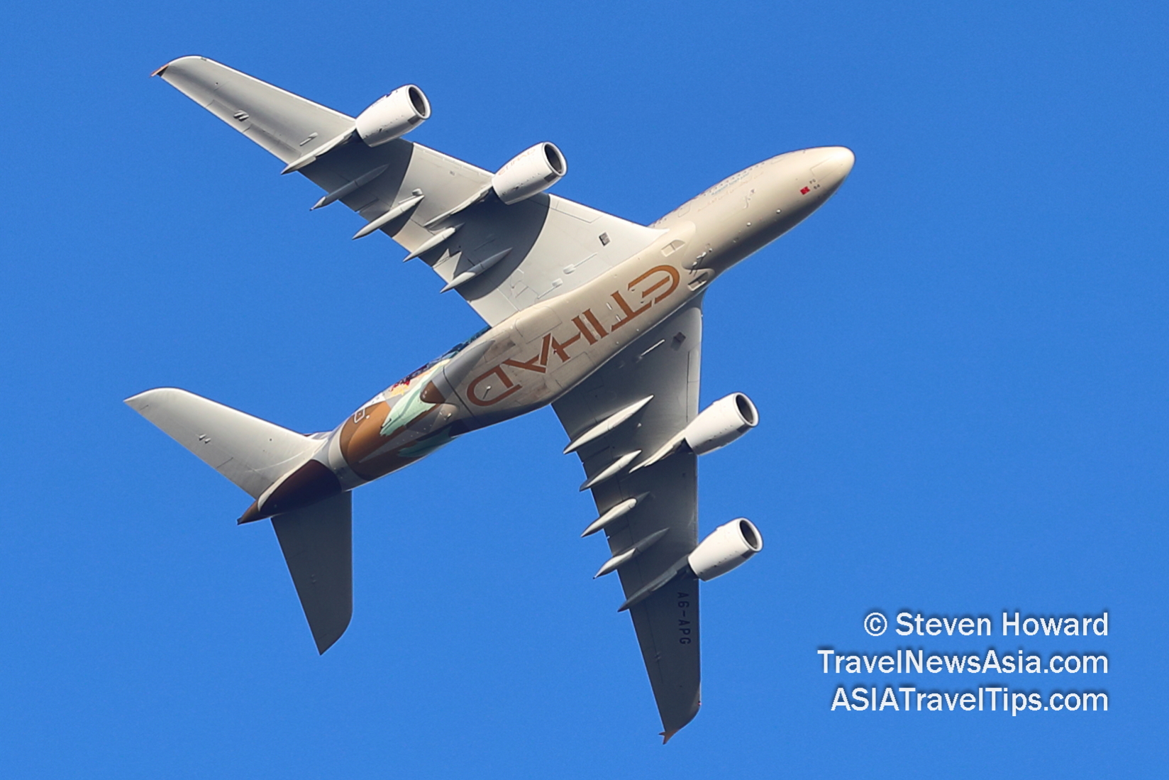 Etihad Airways A380 reg: A6-APG. Picture by Steven Howard of TravelNewsAsia.com Click to enlarge.
