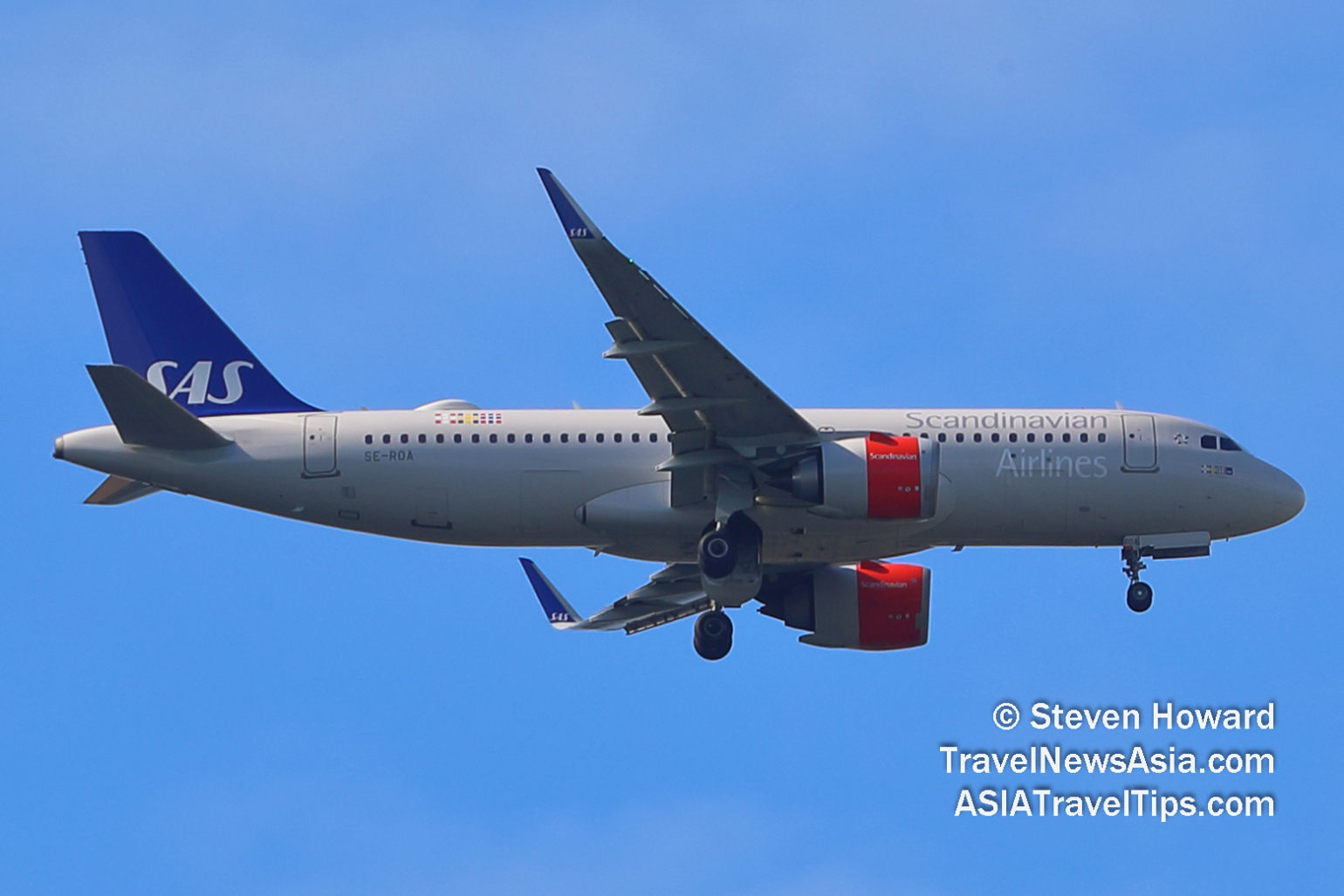 SAS A320 reg: SE-ROA. Picture by Steven Howard of TravelNewsAsia.com Click to enlarge.