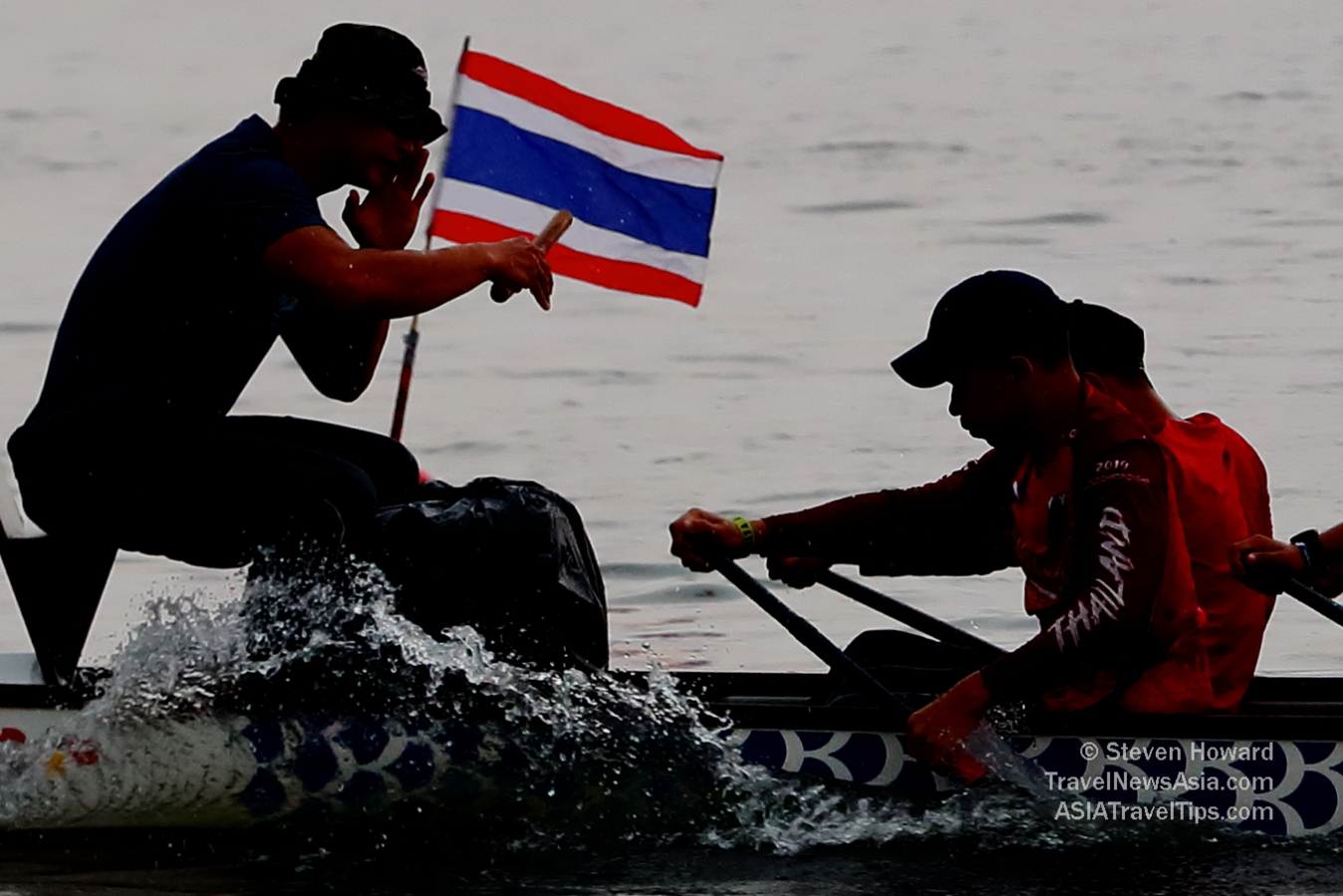 Thai paddlers in action. Picture by Steven Howard of TravelNewsAsia.com Click to enlarge.