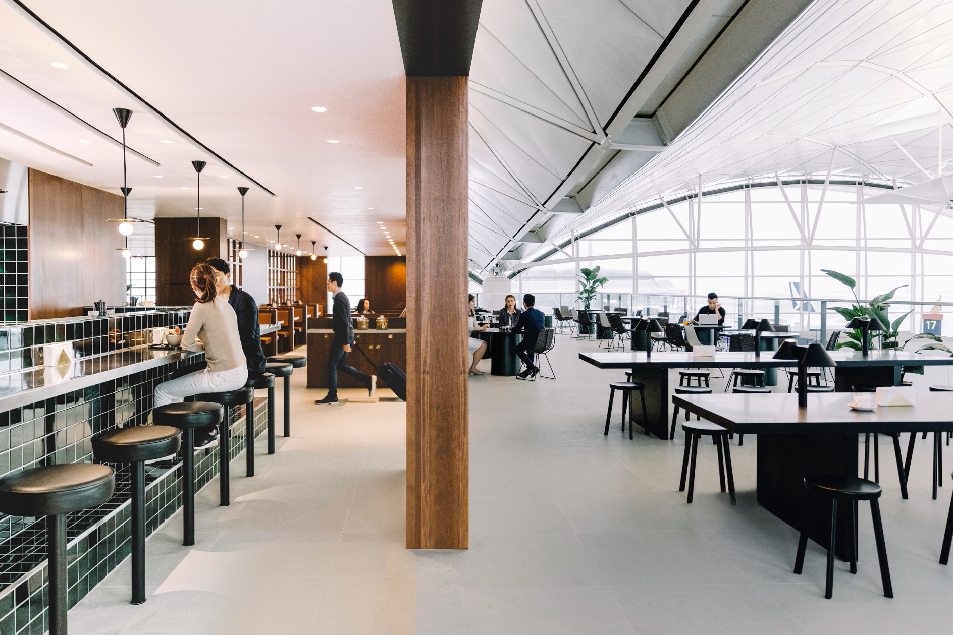 Cathay Pacific has reopened The Deck lounge at HKIA. Click to enlarge.