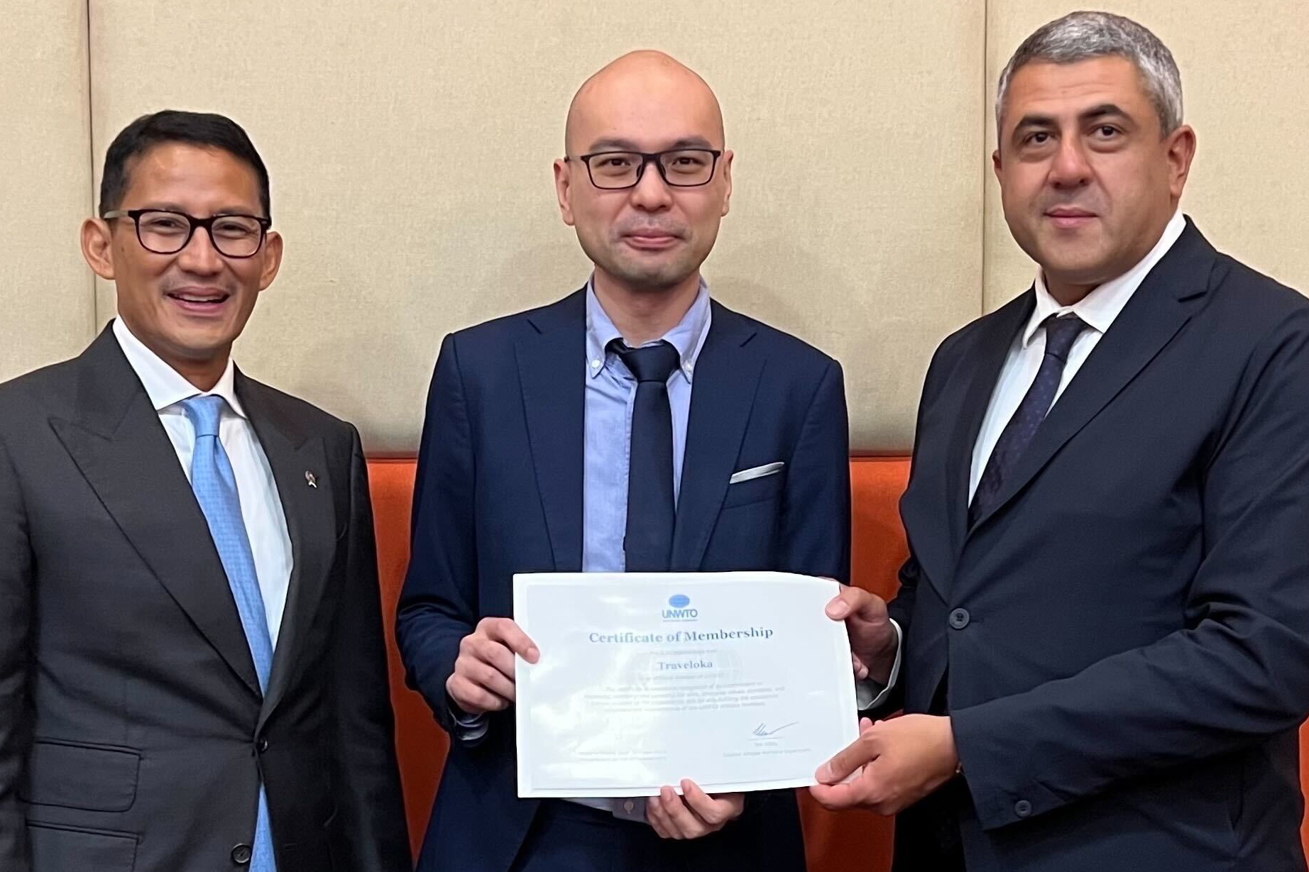 From left: Sandiaga Uno, Indonesia's Minister of Tourism and Creative Economy; Albert, Co-Founder of Traveloka; Zurab Pololikashvili, Secretary-General of the UNWTO. Click to enlarge.