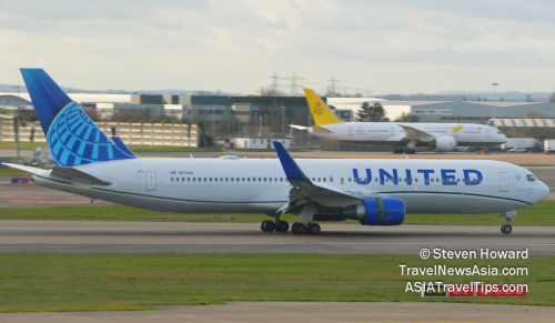 UnitedAirlinesB767rN676UA 8312RM