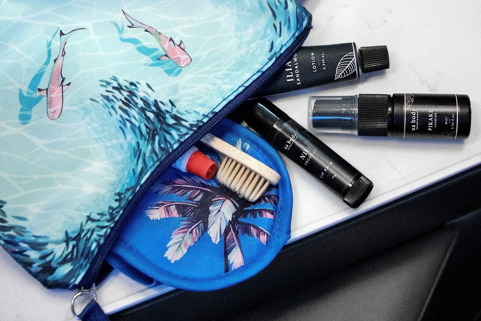 United First's new amenity kits with skincare from Hawaiian brand Ua Body. Click to enlarge.