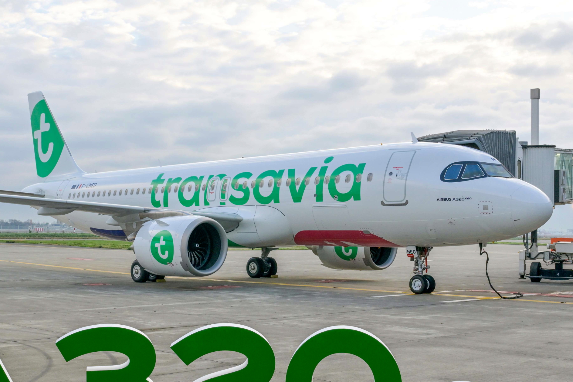 Transavia's first Airbus A320neo. Click to enlarge.
